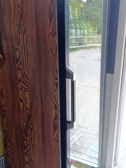 Холодильні вітрини, шафи