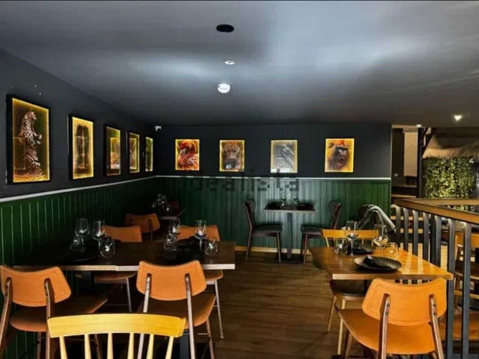 Cocktail bar, restaurante para trespasse na Praça dos Poveiros