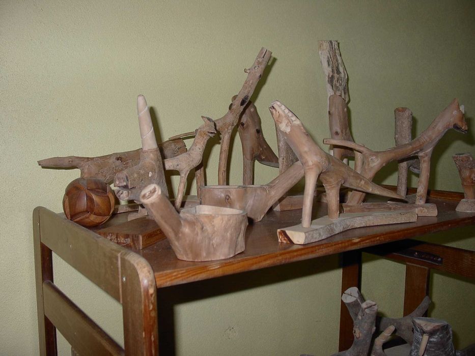 Esculturas em galho de árvore ao natural