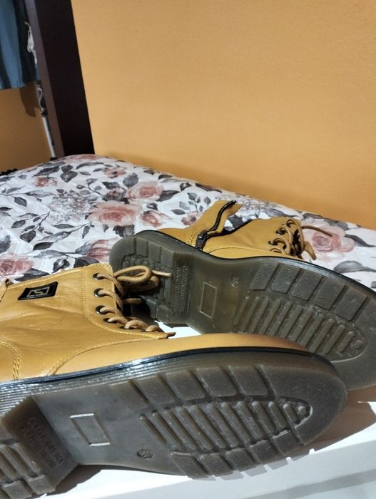 Botas novas nunca usadas