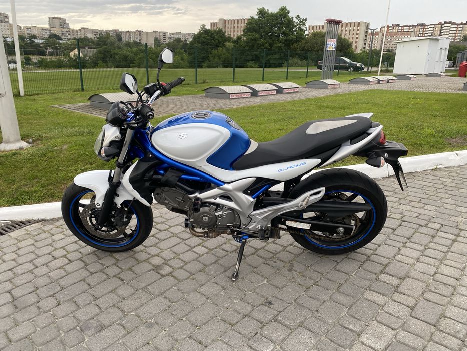 Suzuki gladius sfv650