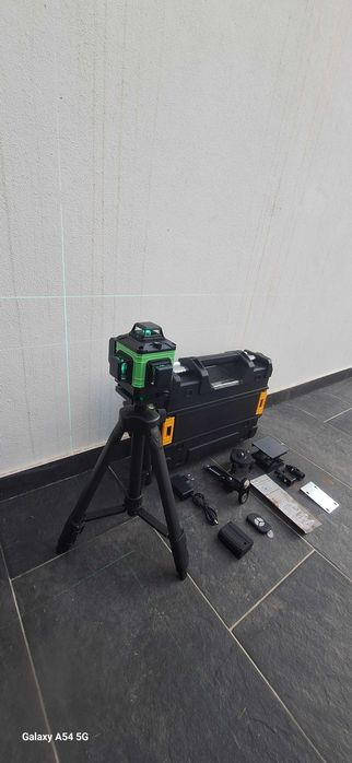 Nível laser 16 linhas 2 baterias + tripé 3D Autonivelante NOVO