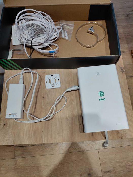 Router zewnętrzny Zowee 5g + Huawei wifi ax3