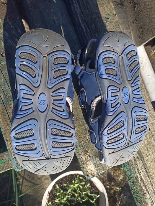 Босоніжки на липучках з закритим передом 27р для хлопчика