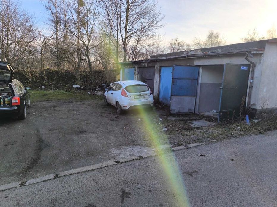 wynajmę garaż murowany Bytom brzezińska bez prądu