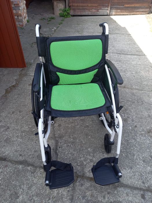 Wozek inwalidzki nowy sluminiowy