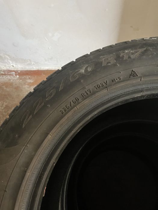 Гарна гума, 225/60/17. Піреллі