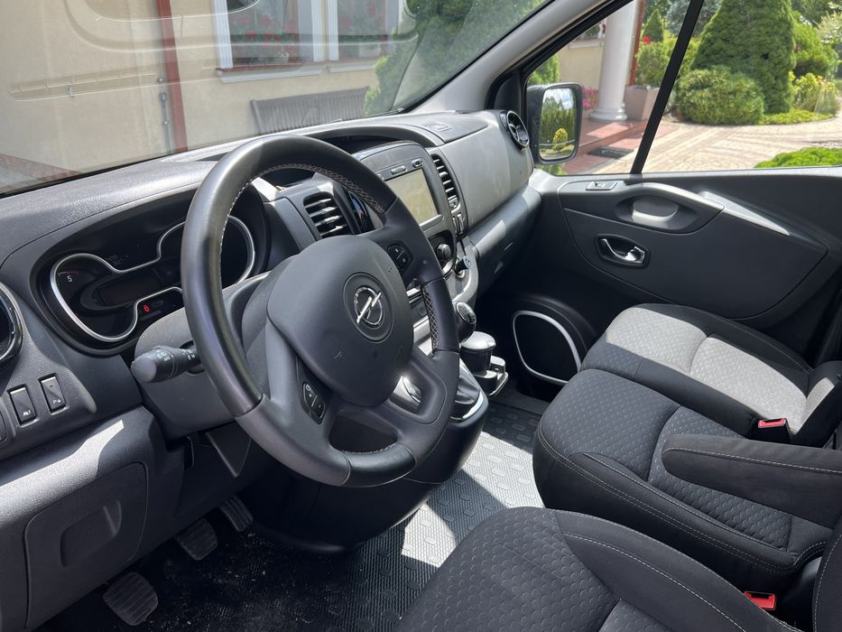 Wynajem Busa 9os. Opel Vivaro możliwość wynajęcia kierowcy
