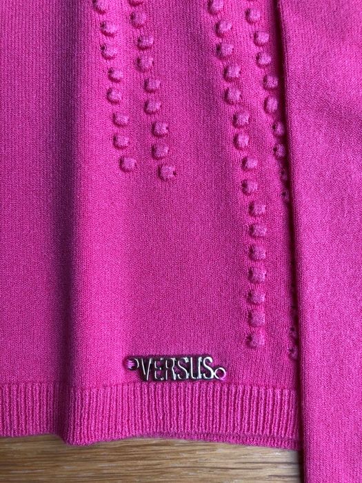 Sweterek Versace Versus różowy rozm. M