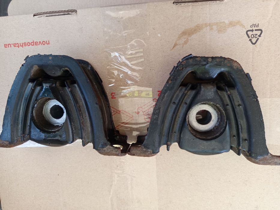 Подушка заднього моста,редуктора  омега б