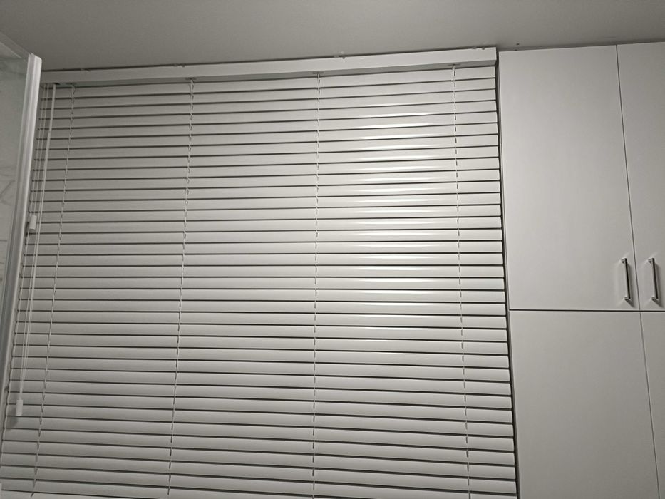 Żaluzja aluminiowa biała