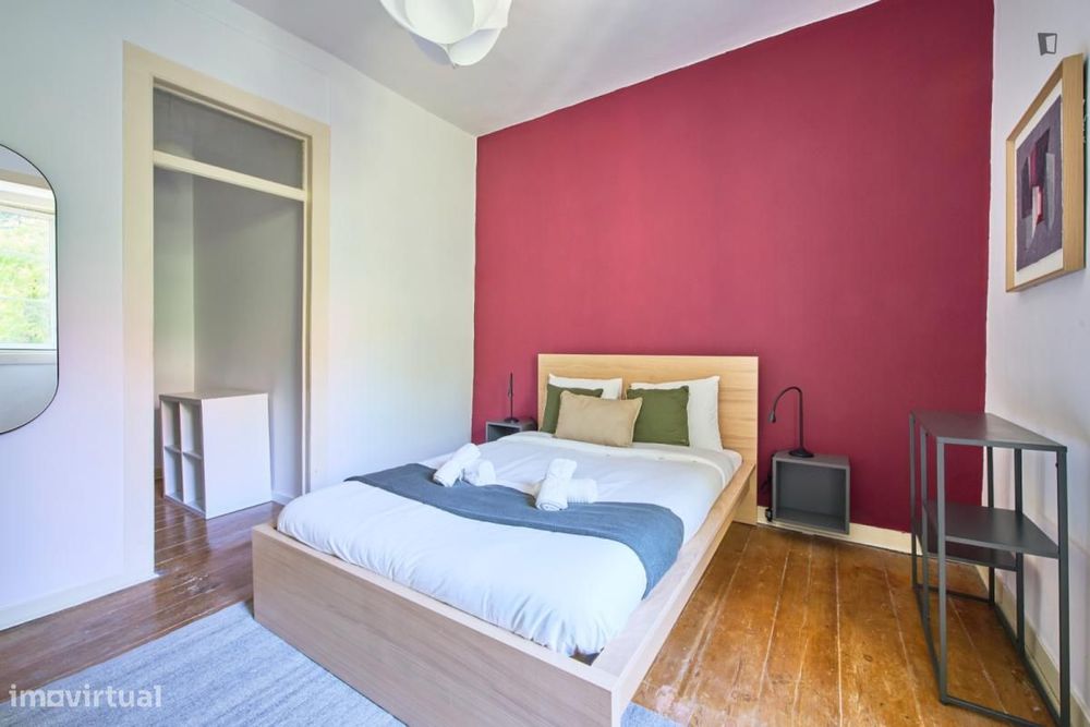 Quarto - localizado em São Bento Lisbon
