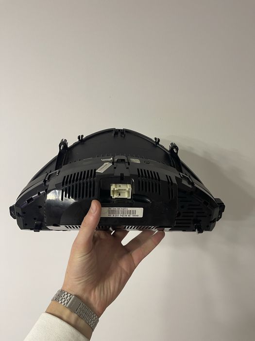 Панель приладів Mercedes-Benz E-Class W211