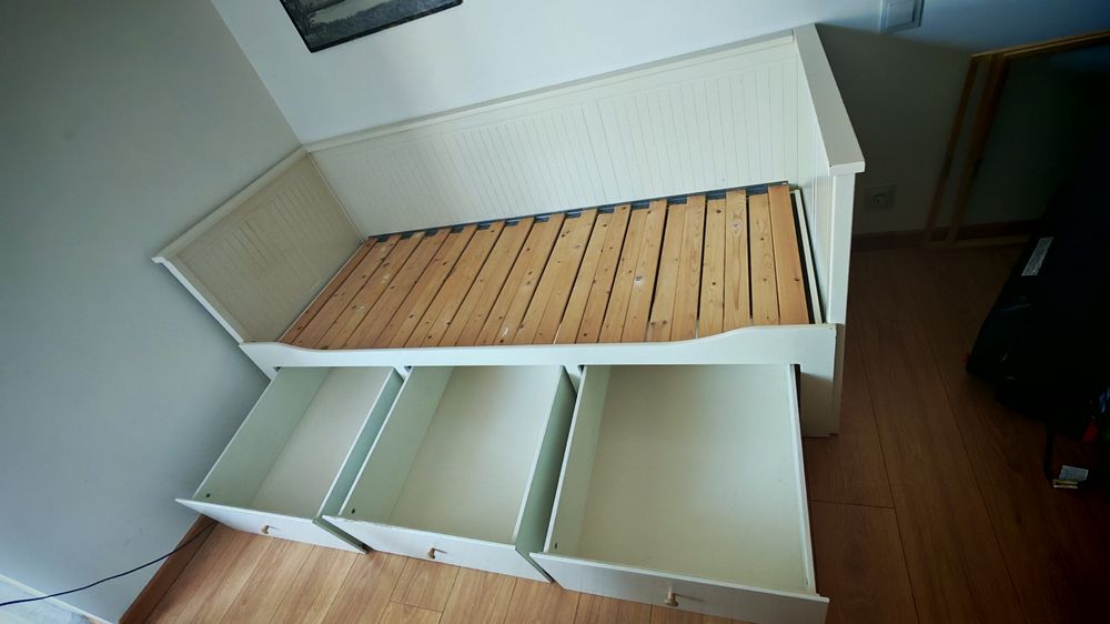 Sofá, cama individual e cama de casal 3 em 1 + mesa cabeceira