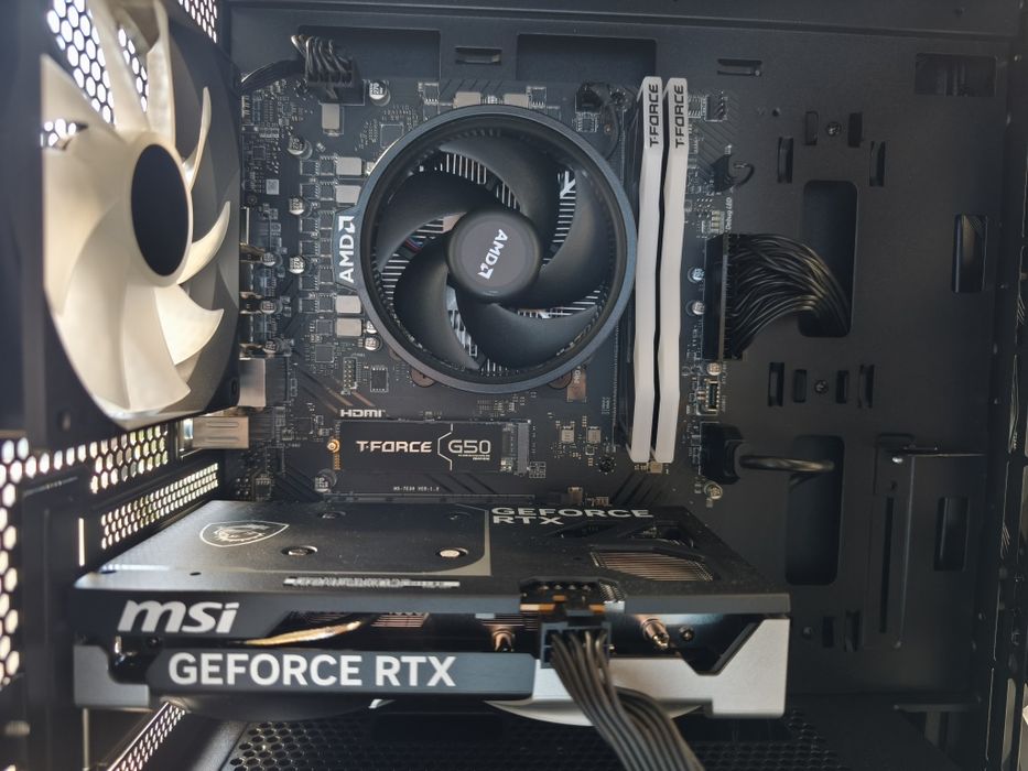 PC GIVEAWAY Global Data X Nuno Mendes