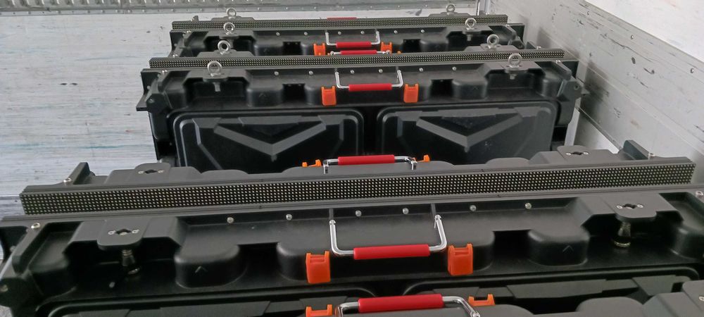 Painel de Vídeo Led P5 - Ecrã 4mX2m + 1m2 suplente - Total= 9m2