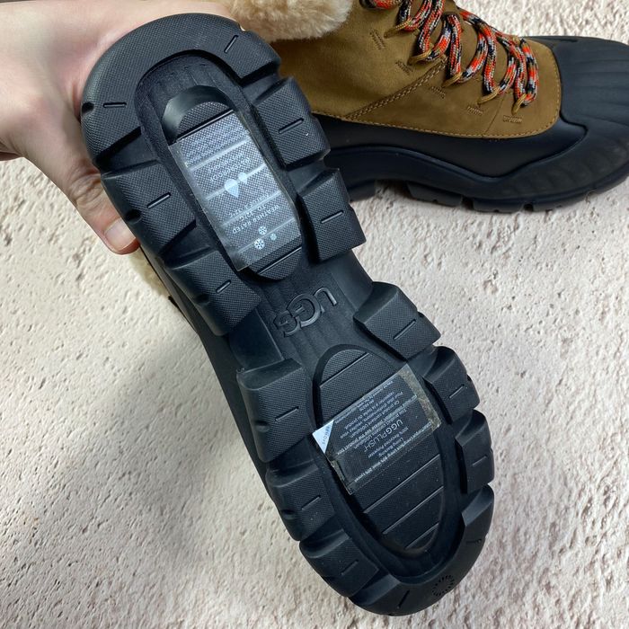 1130851 оригінал жіночі черевики UGG adiroam hiker boot