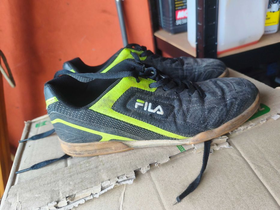 Buty piłkarskie Fila halówki 44 używane