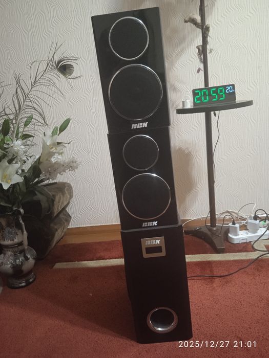 Продам домашний кинотеатр  BBK .Сабвуфер и 2 колонки!