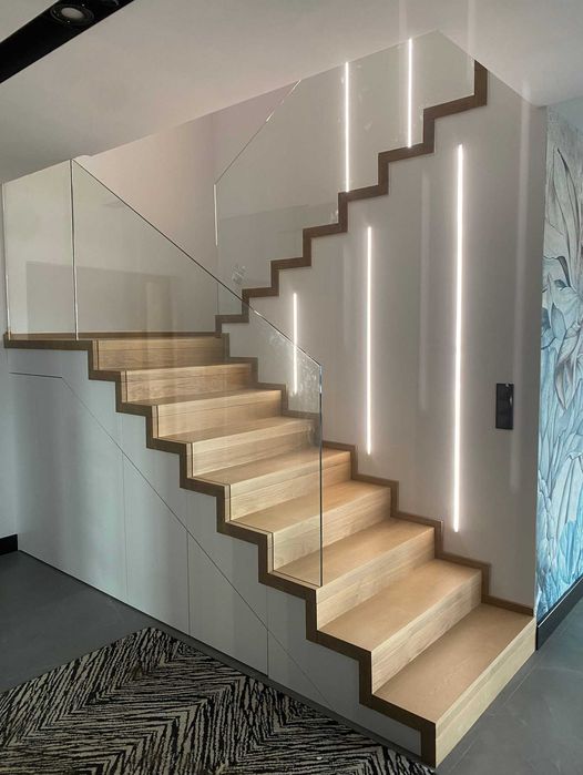 SCHODY drewniane , stalowe .