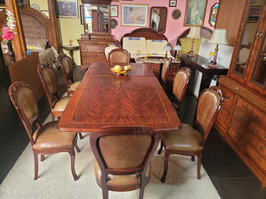 Cadeiras de sala - Sem zonas rasgadas mas com a pele apresentar al