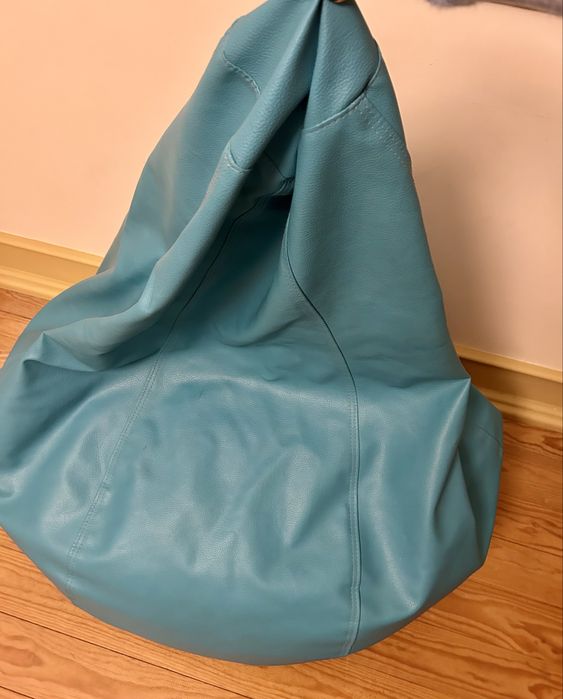 Puff em pele bom estado