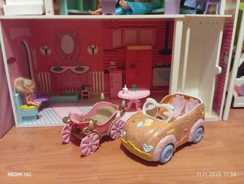 Domek dla lalki Barbie+ meble+ lalki+ auta