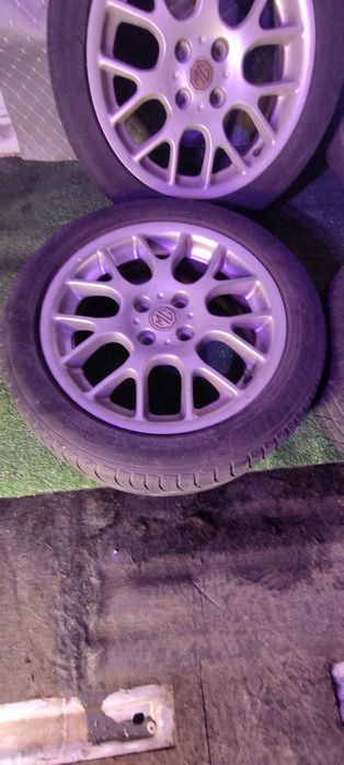 Jantes provenientes de um mg zr