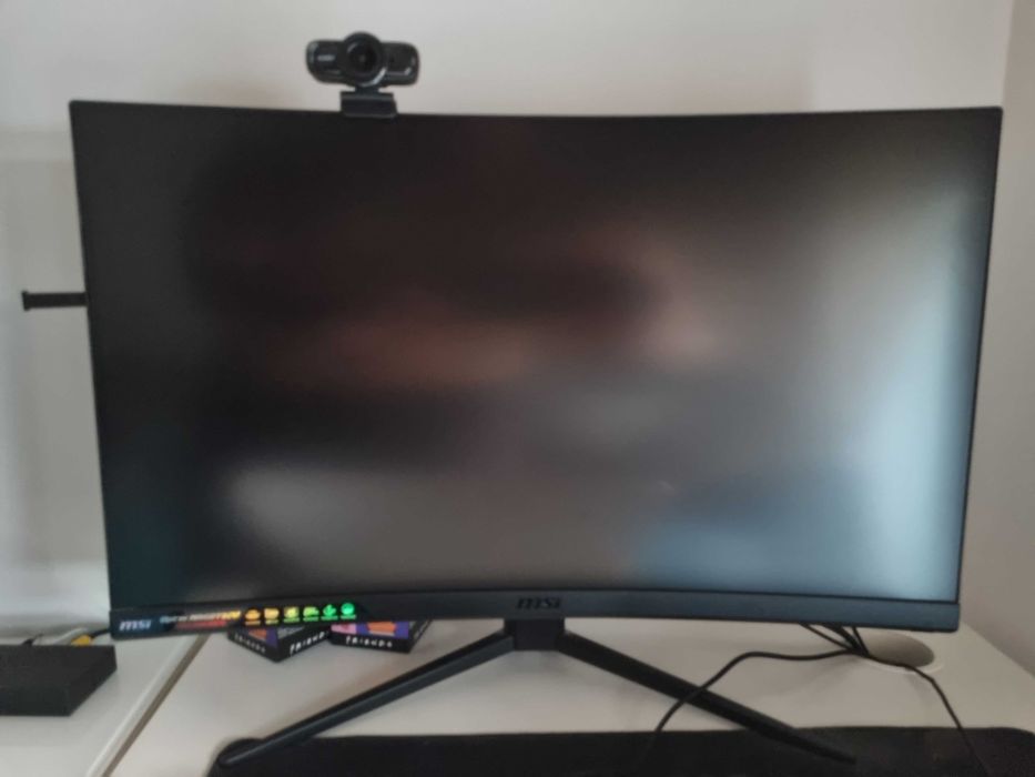 Monitor Gaming Curvo MSI Optix MAG271CV (27" | FHD | 144Hz) – Como Novo