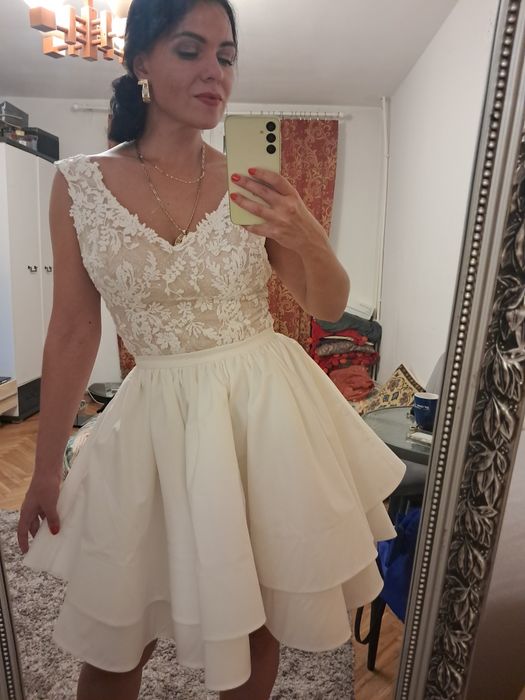 Suknia ślubna Viola Piekut elegancka i prosta rozm. S, M