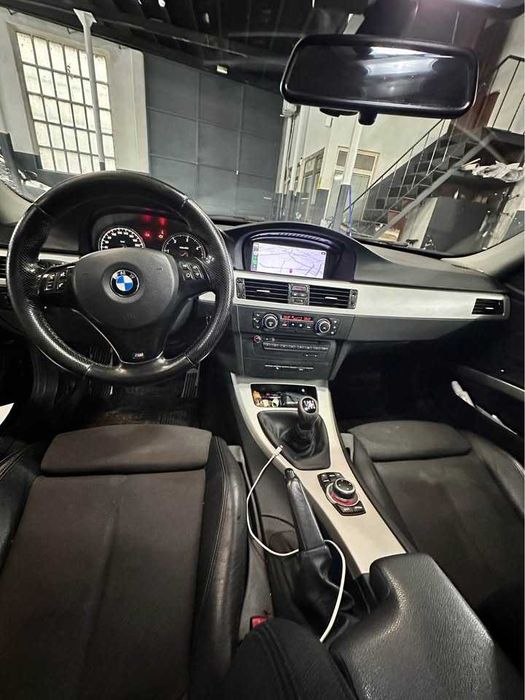 BMW 318d Touring Pack M 2010