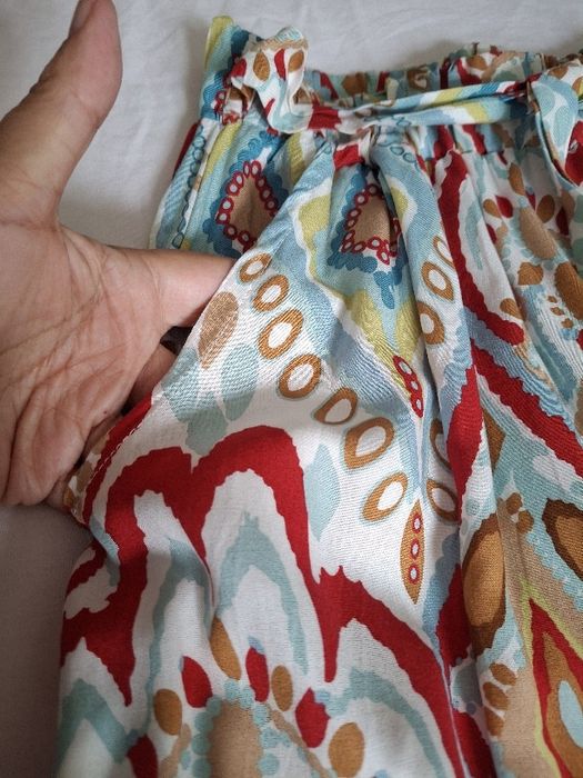 Saia midi fresquinha