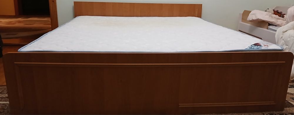 Продам меблі у спальню