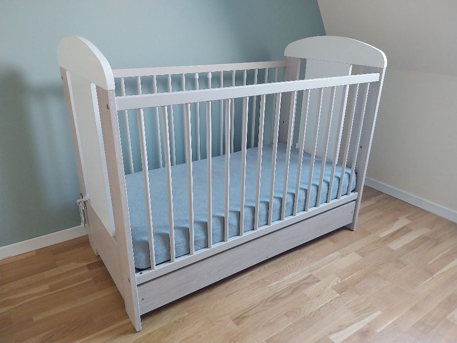 Łóżeczko niemowlęce drewex żyrafka z szufladą