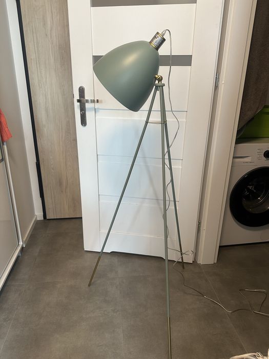 Lampa stojąca podłogowa
