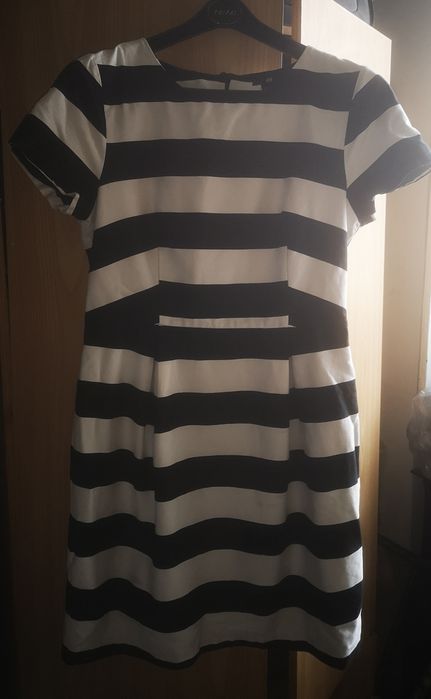 Vestido às riscas