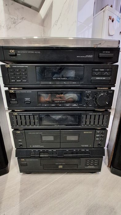 Sistema Hi-Fi completo com gira-discos + colunas (CIE) - AVARIADO

Vendo sistema