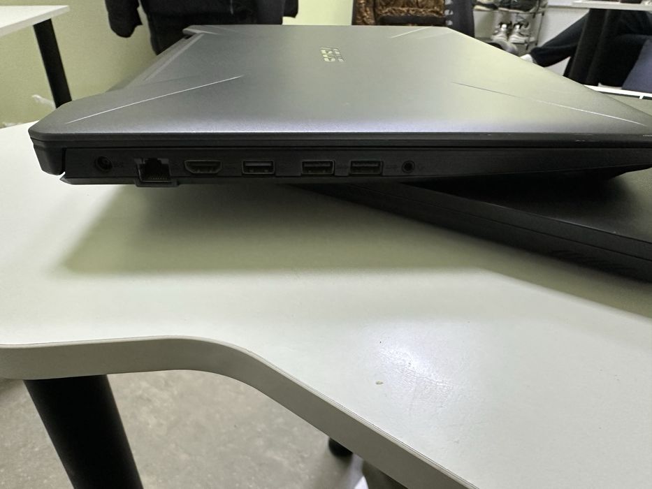 ASUS TUF Gaming (Ryzen 7 / 16GB / RTX 2060)