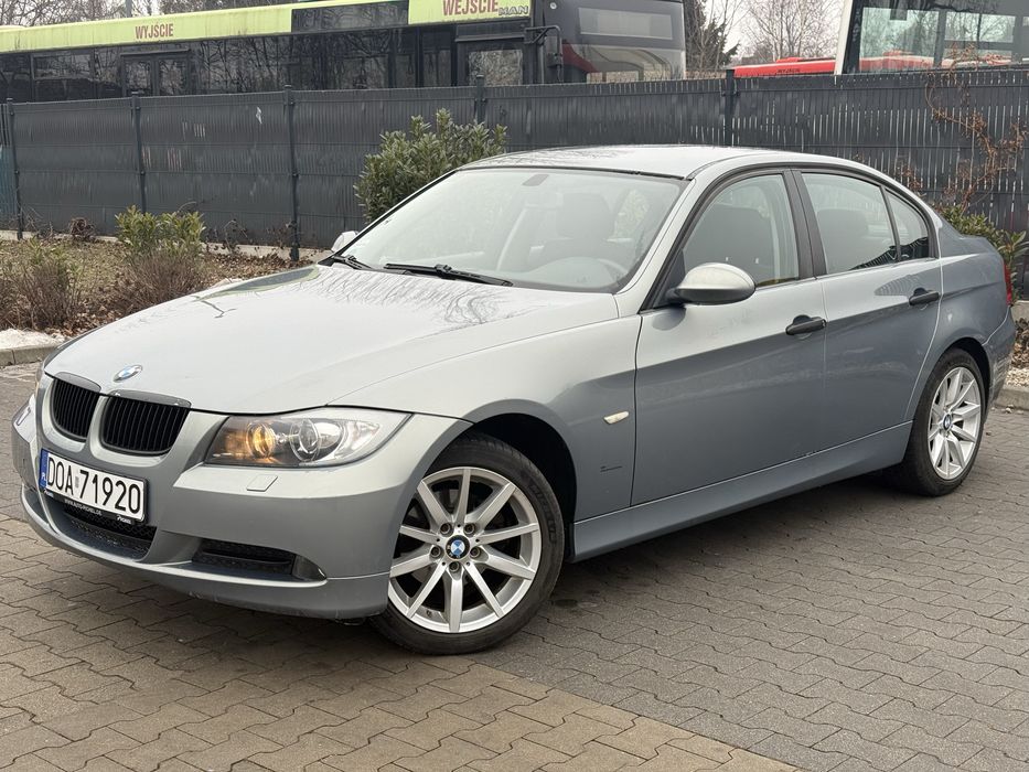 BMW E90 318i NISKI PRZEBIEG! Serwisowana!