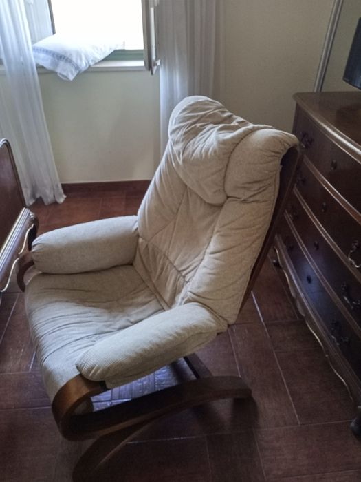 Poltrona Usada Bege URGENTE
