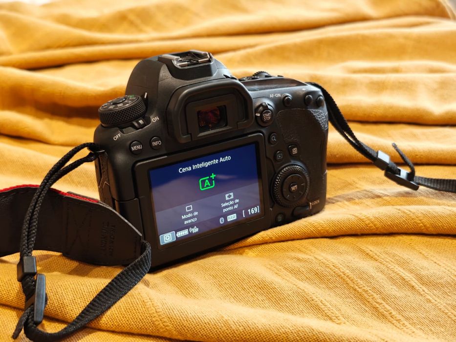 Canon EOS 6D Mark II Full Frame – Pouquíssimo Uso + Acessórios
