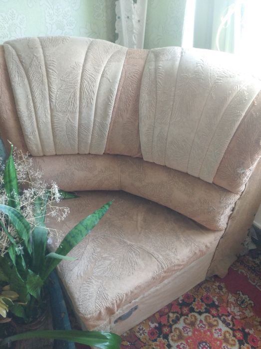 Мягкий уголок продам не дорого