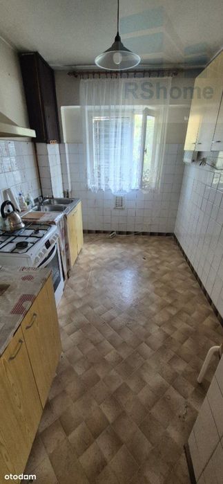 Bardzo ustawne, wygodny rozkład, parking