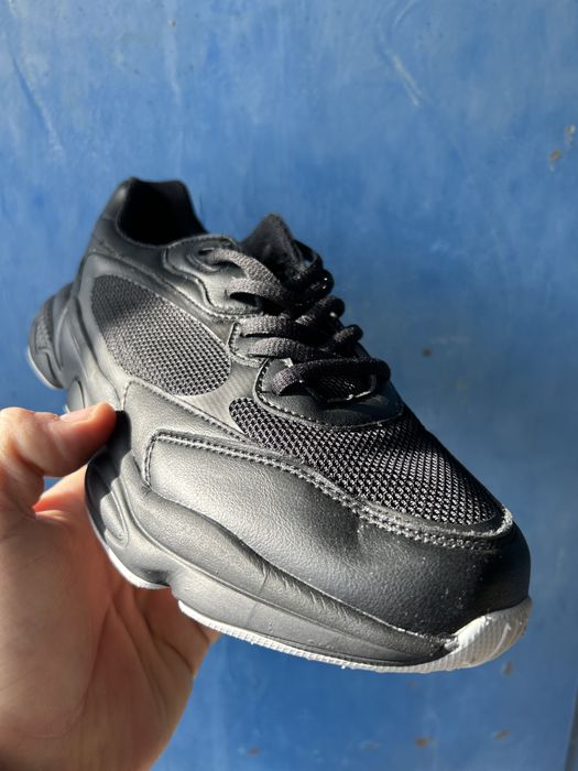 Кросівки шкіряні полегшені