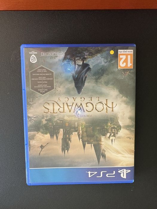 Playstation 4 com comando e jogo