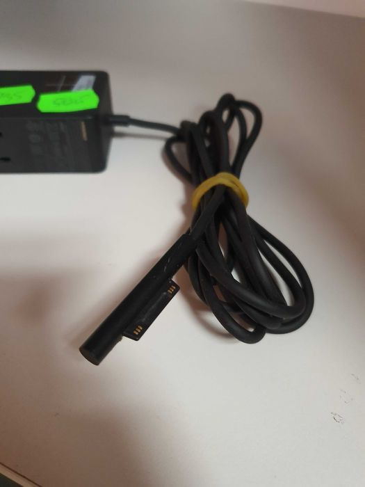 Zasilacz Microsoft 1735