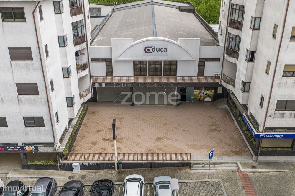 Espaço comercial em Rebordosa