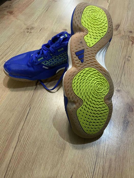 Adidas - buty halowe Stabil 16 IE1083 Niebieski