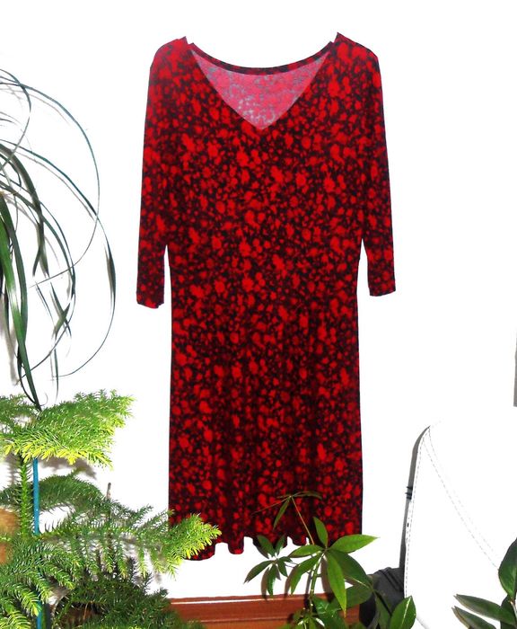 Fajna sukienka bordo, R. 44/46/48/50