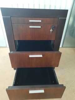 Móvel de escritório com gavetas Altamira em Wengué